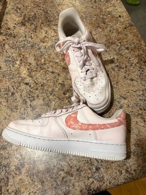 Nike Air Force 1 Low '07 Paisley Pack Pink Women's Sneakers Size 7  FD1448-664